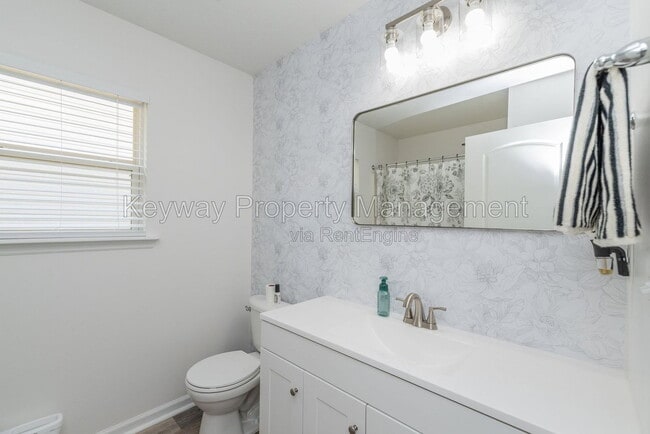Building Photo - 3128 Alexandria Dr