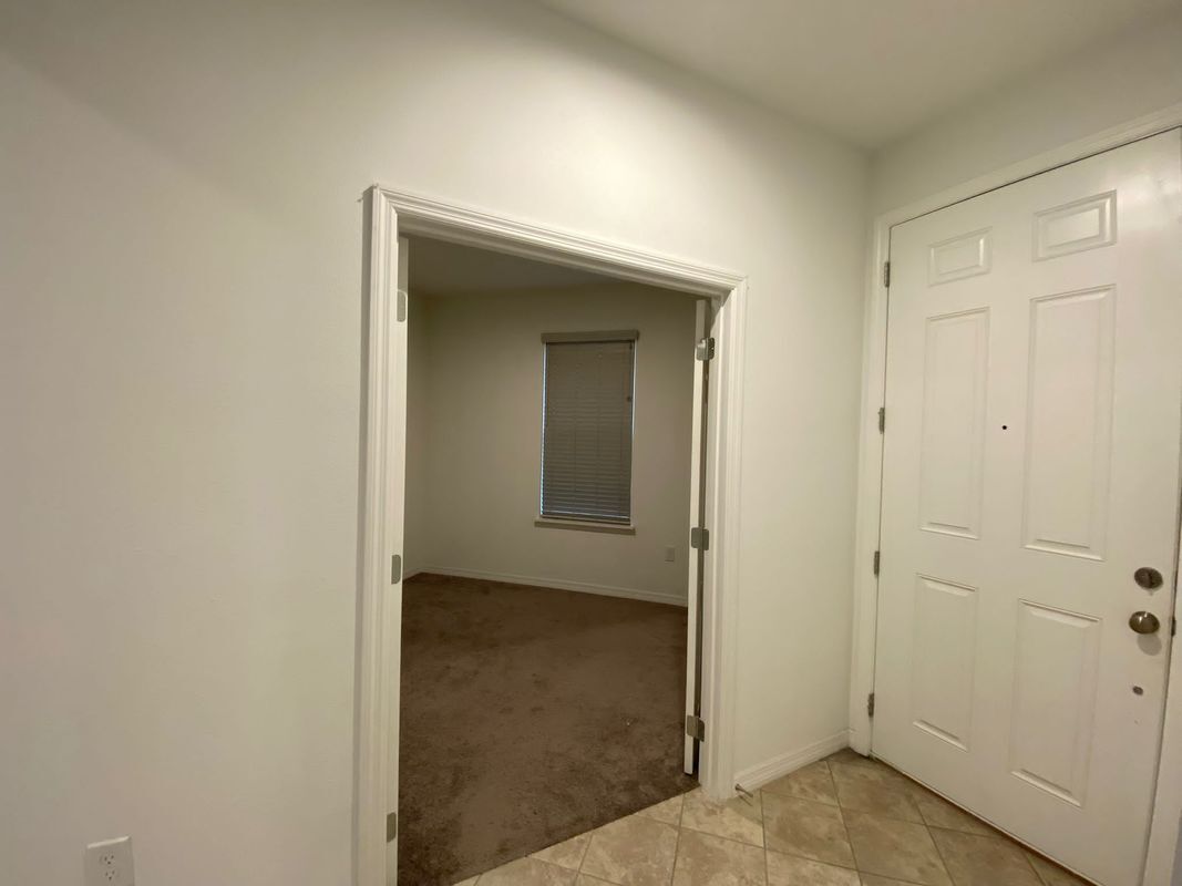 Building Photo - 1470 Lone Feather Trail