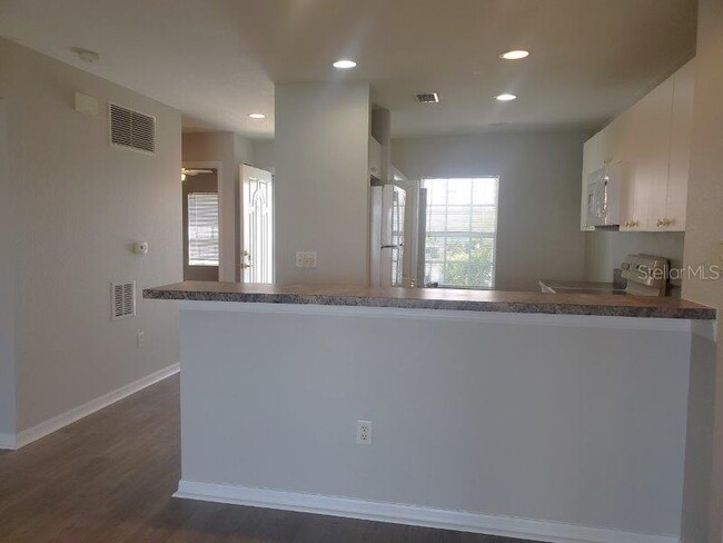 Building Photo - 1501 San Cristobal Ave
