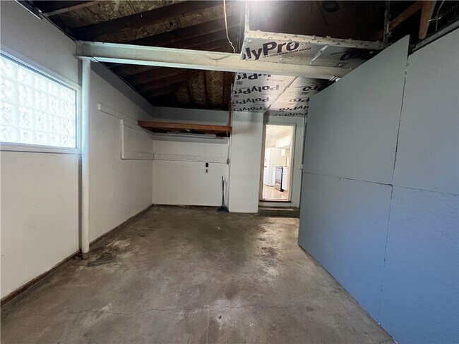 Building Photo - 1165 Whitney Road East