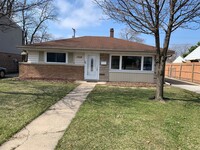 Building Photo - Two bedroom Ranch Style home in Lansing, I...