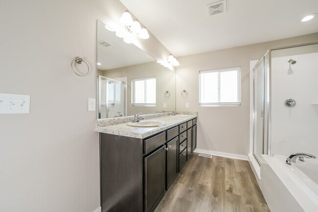 Building Photo - 13079 S Shady Elm Ct