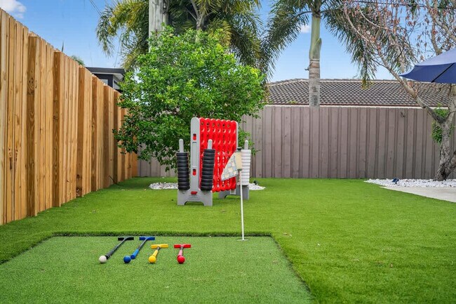 Building Photo - 5760 NE 18th Ave