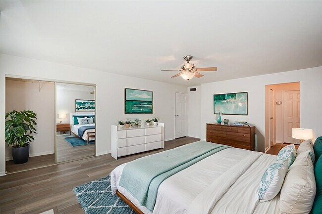 Building Photo - 9850 Pagewood Ln