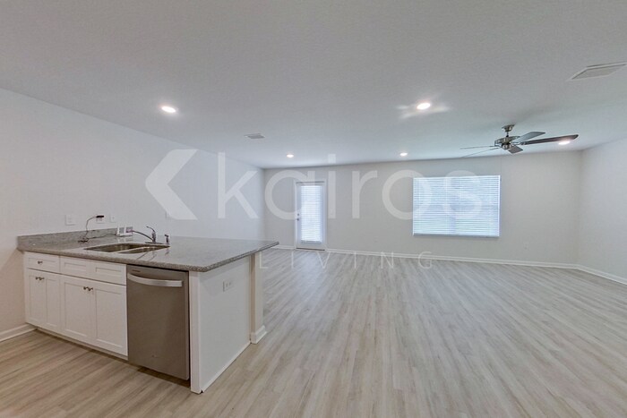 Building Photo - 209 Monarch Ln