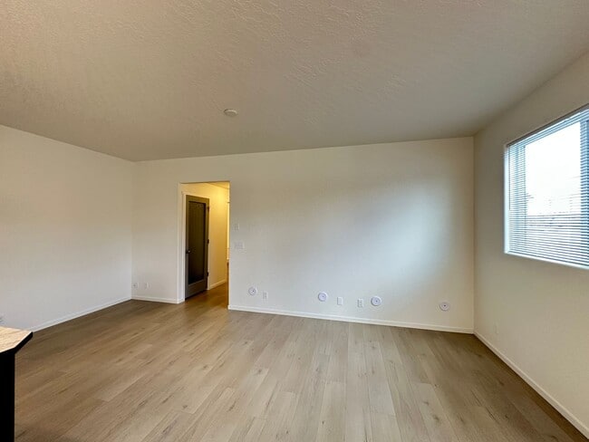 Building Photo - Brand New Post Falls Duplex