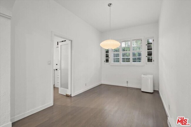 Building Photo - 1218 N La Cienega Blvd