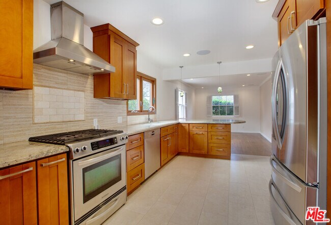 Building Photo - 3363 Colbert Ave