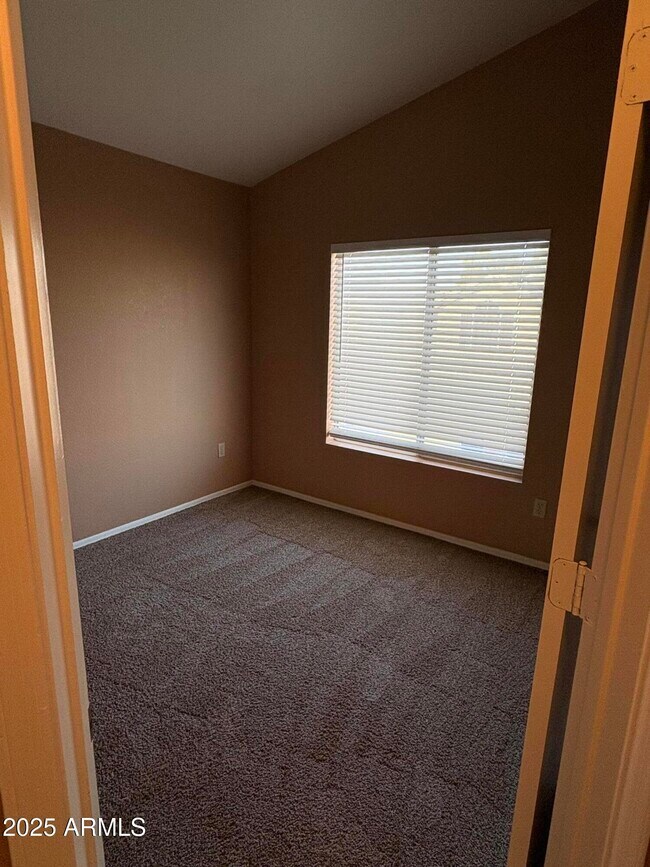 Building Photo - 473 S Sunrise Dr