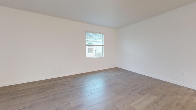 Building Photo - 7955 Lakes Edge Ln