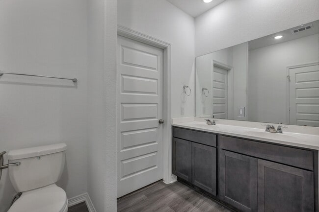 Building Photo - 16751 Rover Ln