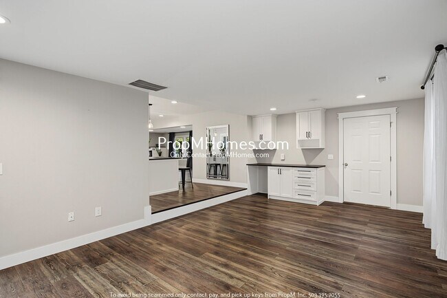 Building Photo - Beautifully Updated 4 Bedroom Home in Hillsboro!