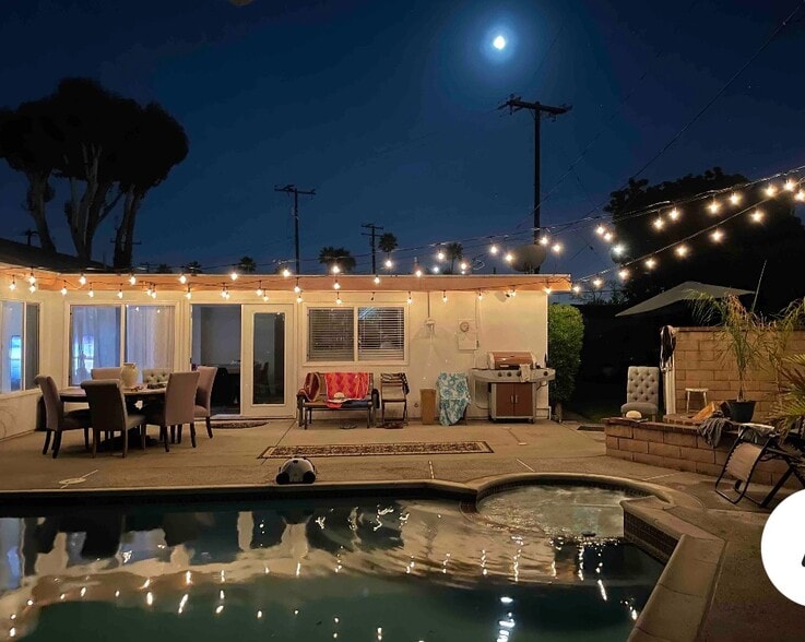 Building Photo - 20235 Galway Ave