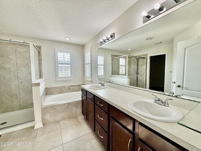 Building Photo - 488 Pine Eagle Dr