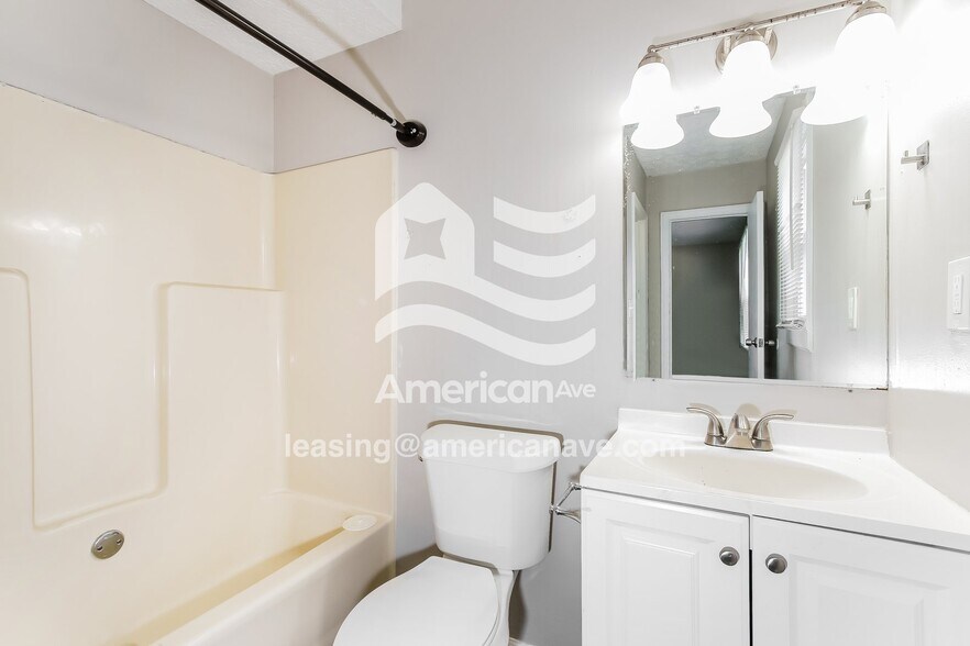 Building Photo - 2210 Tudor Dr