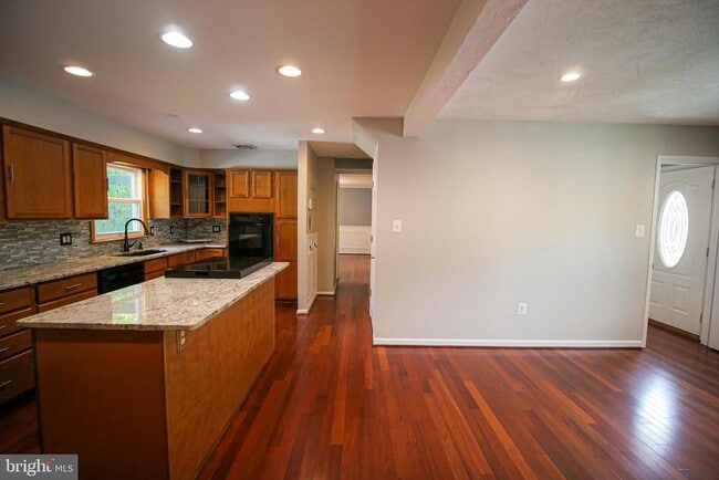 Building Photo - 13210 Nickleson Dr