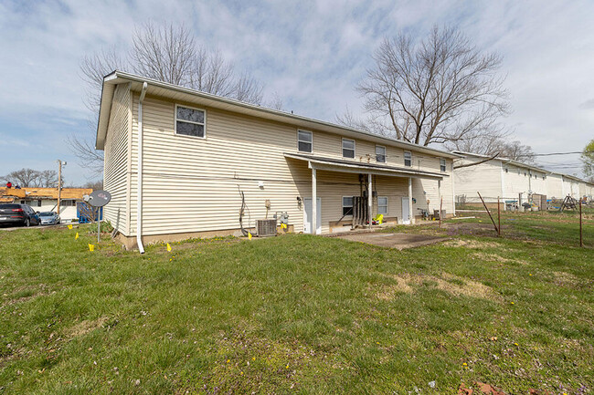 Building Photo - 7304 N Moberly Dr