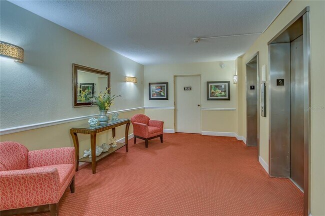 Building Photo - 4900 Brittany Dr S