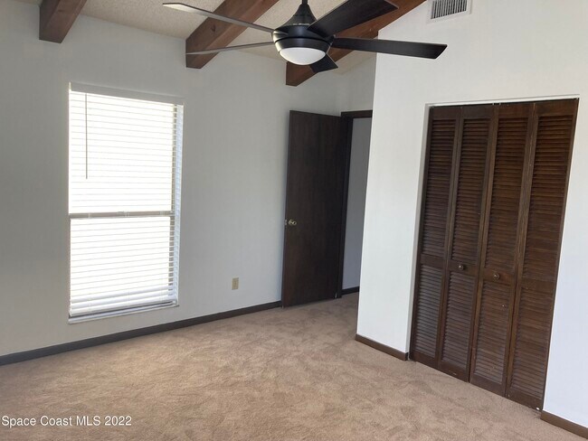 Building Photo - 119 Coral Way E