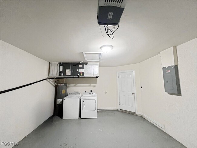 Building Photo - 111 SE 2nd Ave