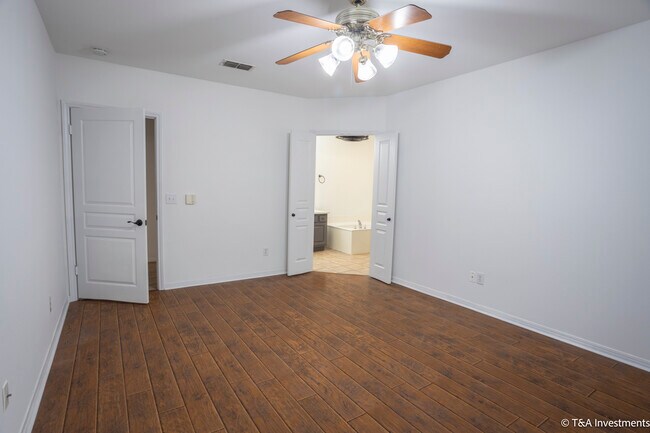 Master Bedroom - 25015 Lost Arrow