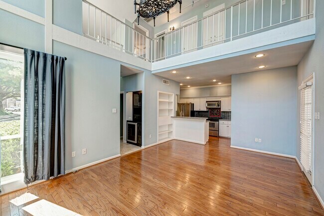 Building Photo - 5816 Lynbrook Dr