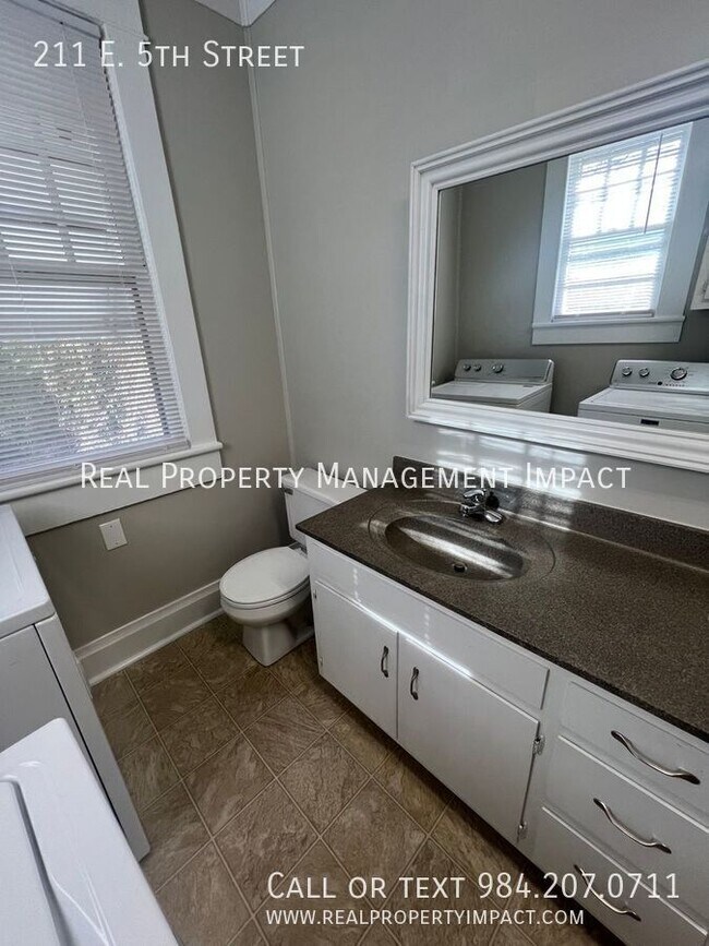 Building Photo - 211 E 5th St