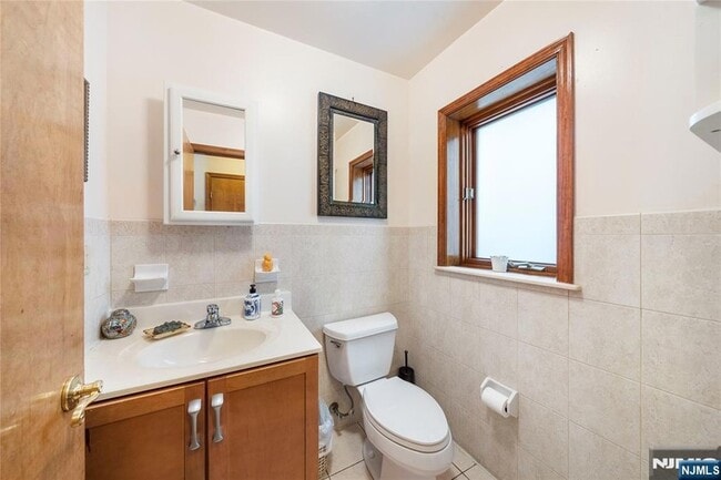 Building Photo - 220 Harrison Ave