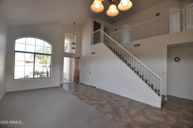 Building Photo - 2346 S Navajo Way