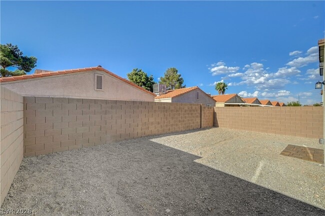Building Photo - 2124 Abraham Ave