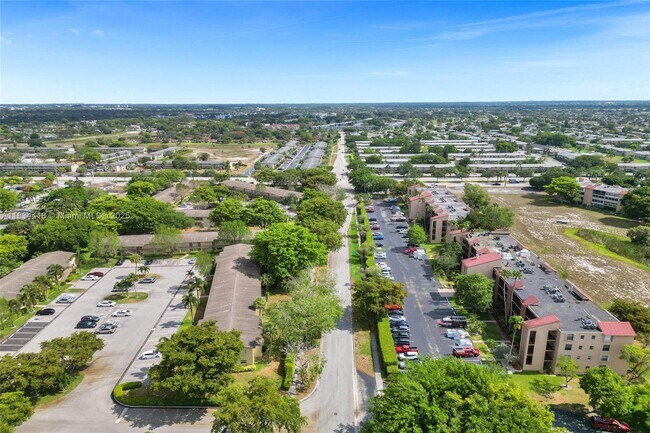 Building Photo - 370 NW 76th Ave
