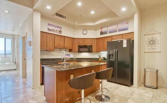 Building Photo - 446 N Campbell Ave
