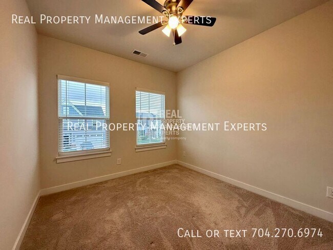 Building Photo - 12632 ES Draper Dr