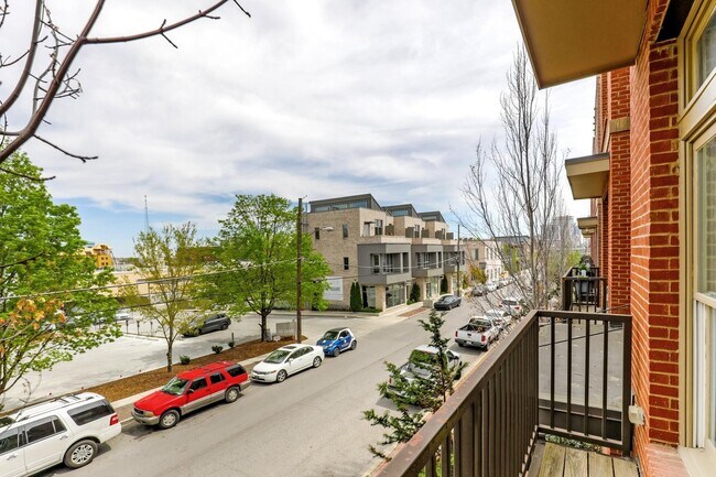 Building Photo - Stylish Germantown Townhome - Walkable Neighborhood