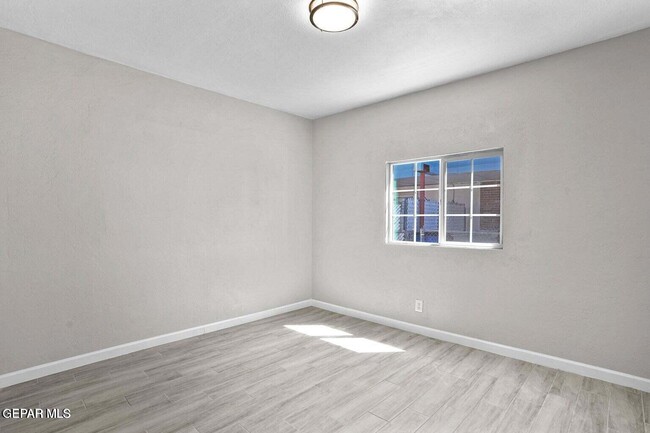 Building Photo - 5021 Tetons Dr