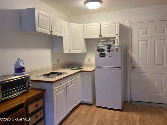 Building Photo - 220 Broad St