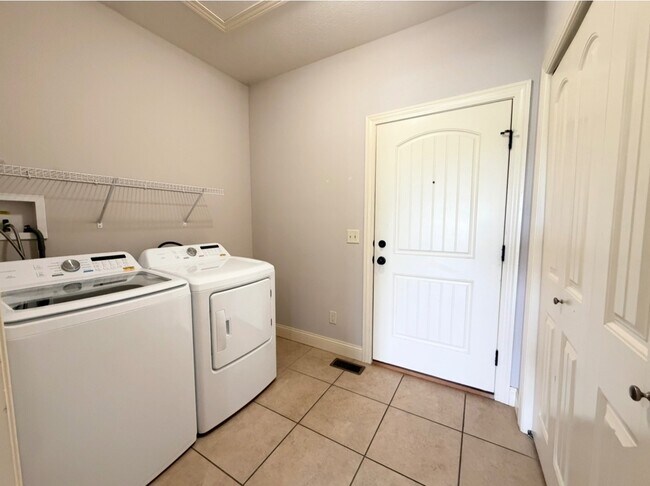 Building Photo - 3813 Liberty Cir