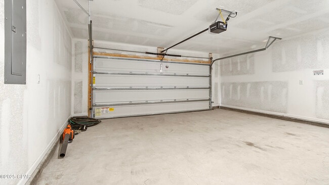 Building Photo - 4028 Silver Spur Rd