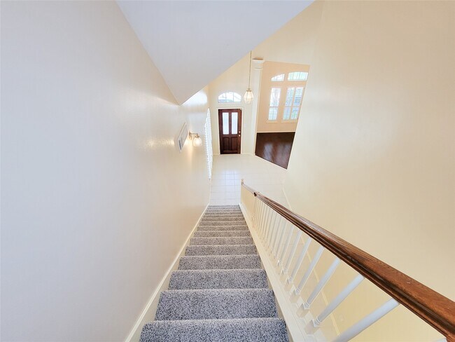 Building Photo - 4106 Creek Ridge Ln