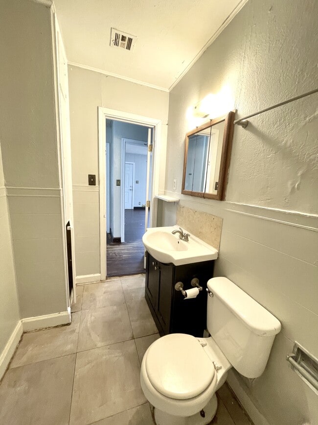 Building Photo - 111 5th Ave NW