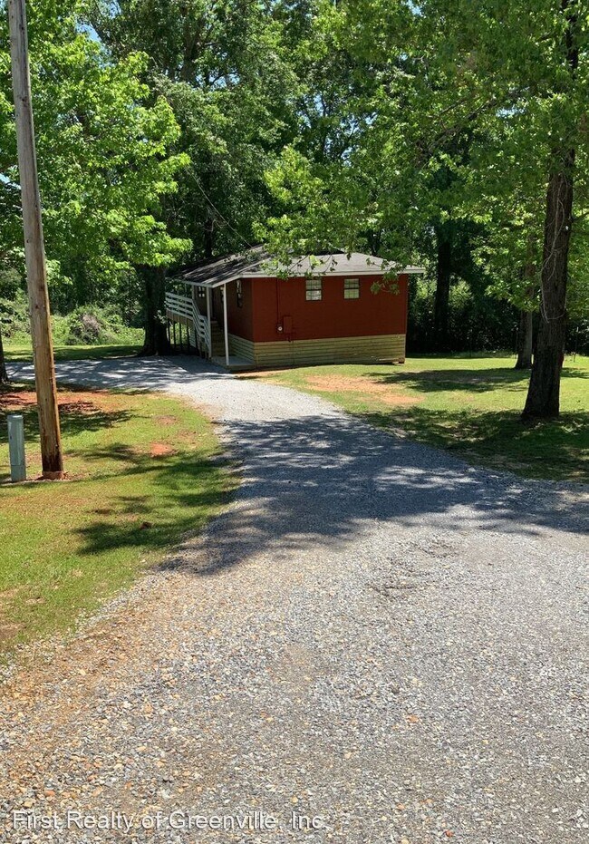 Building Photo - 2 br, 1 bath House - 296 Wagon Wheel Rd.
