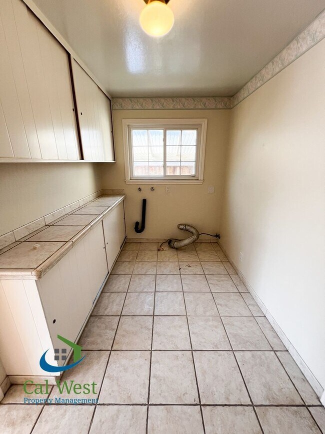 Building Photo - $4,695 - Beautiful 5 Bedroom 2.5 Bath Two ...