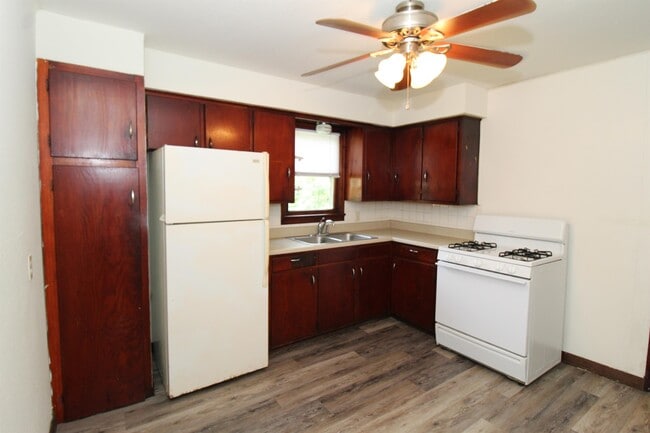 Building Photo - 507 Geneva St