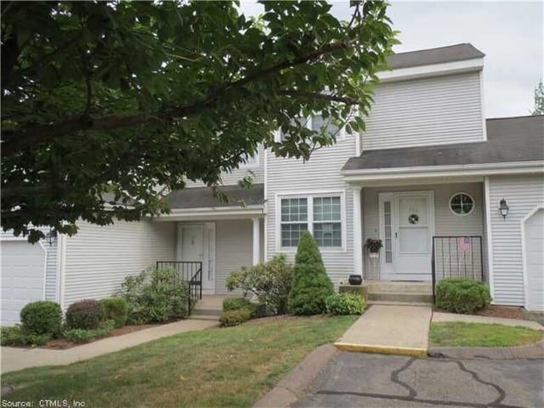 Building Photo - 105 The Mews