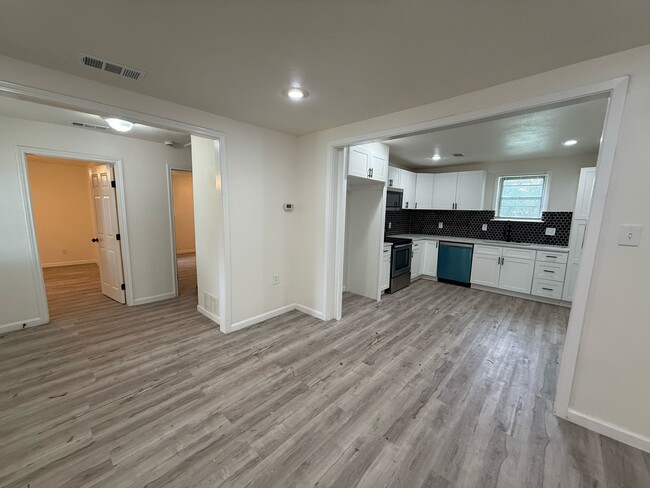 Building Photo - 222 San Angelo Ave