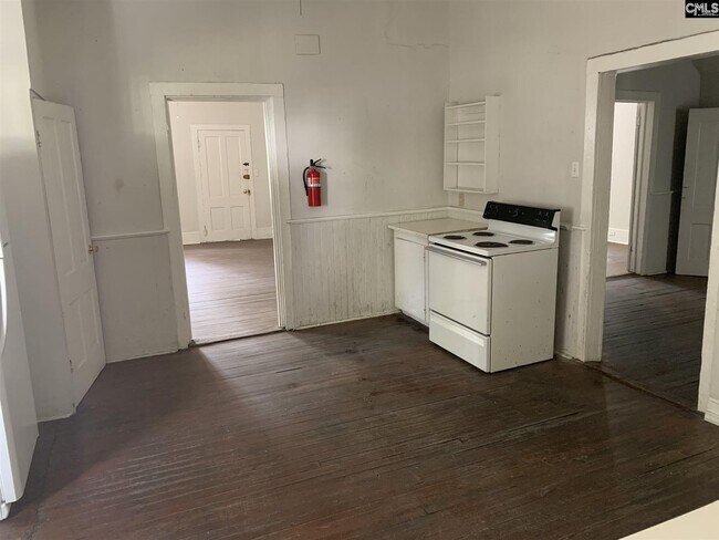 Building Photo - 112 Huger St