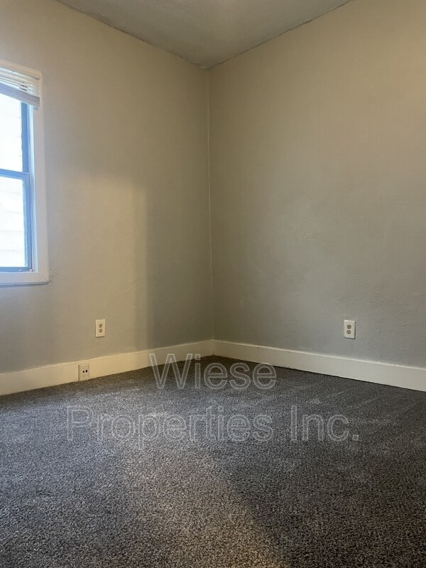 Building Photo - 1617 E Matheny Ave