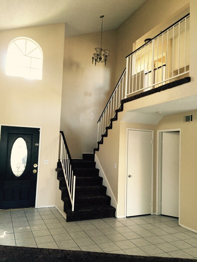 Building Photo - !! WOWWWW INCREDIBLE HOUSE FOR RENT IN BEAUTIFUL PEEPPER RIDGE AREA !!