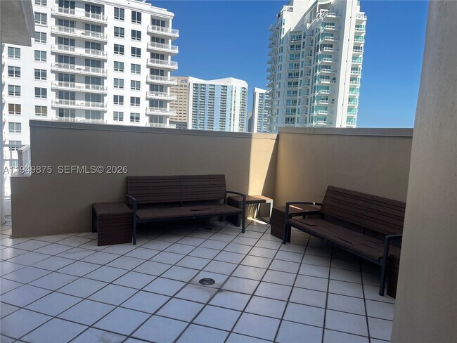 Building Photo - 701 Brickell Key Dr