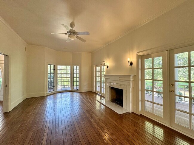 Building Photo - Stunning St. Helena Victorian Farmhouse on...